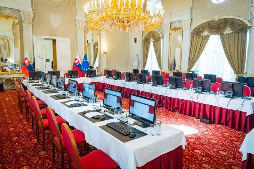 Úrad vlády reaguje na zavádzajúce informácie poslankyne Holečkovej