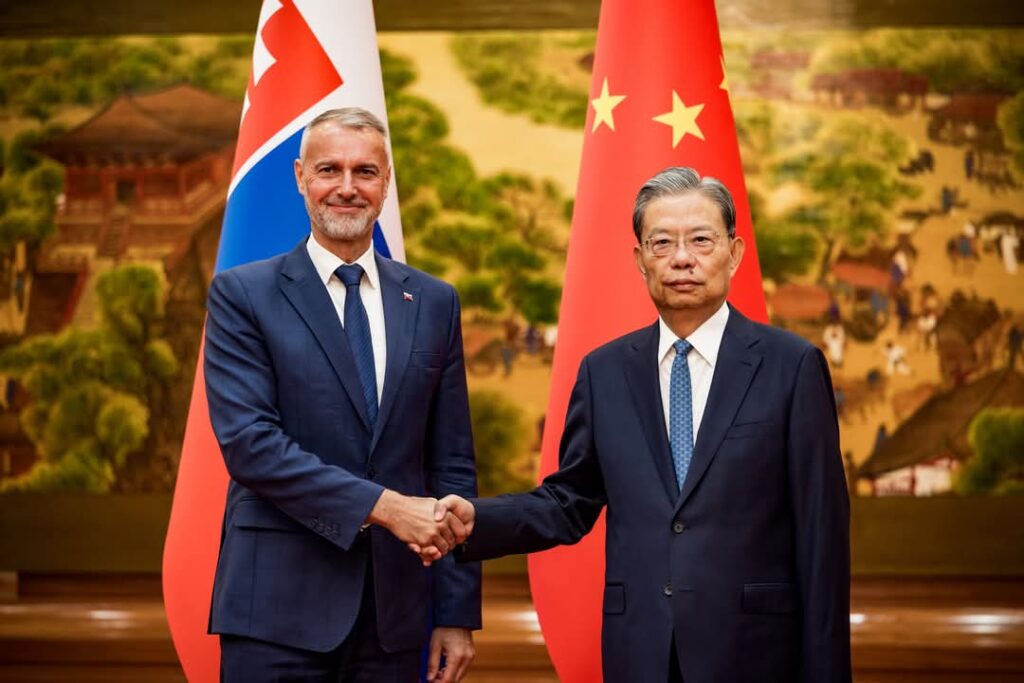 Predseda NR SR Richard Raši dnes v Pekingu absolvoval oficiálne rokovanie s predsedom čínskeho parlamentu Zhaom Lejim