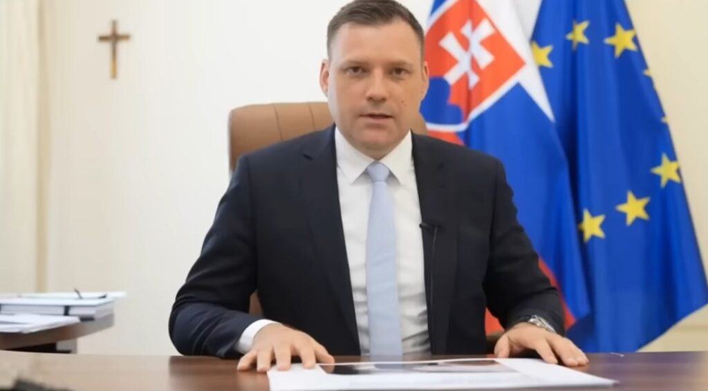 Aj rok po atentáte sú médiá nadopované nenávisťou a klamstvami, upozorňuje Taraba