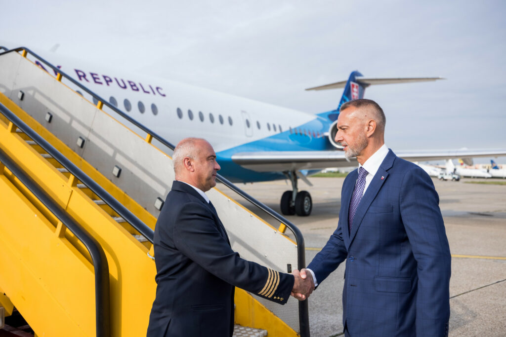 Predseda parlamentu Raši je na pracovnej ceste v Číne