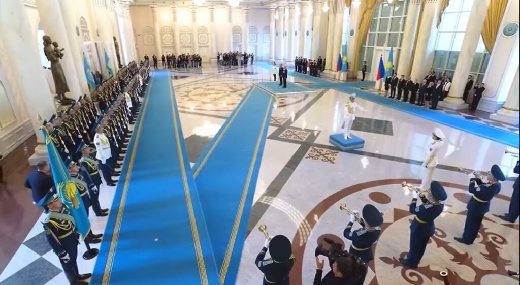 Začala sa naša návšteva Kazachstanu, informoval premiér Fico