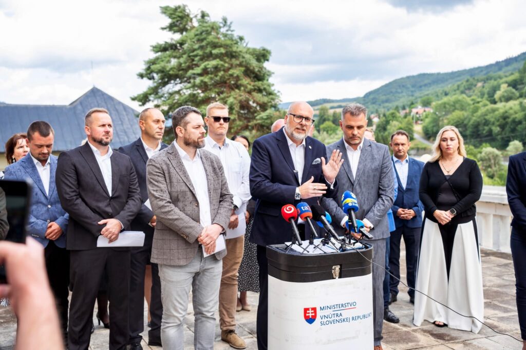 Veterná smršť na východe: Vláda pomáha a naše opatrenia zabrali