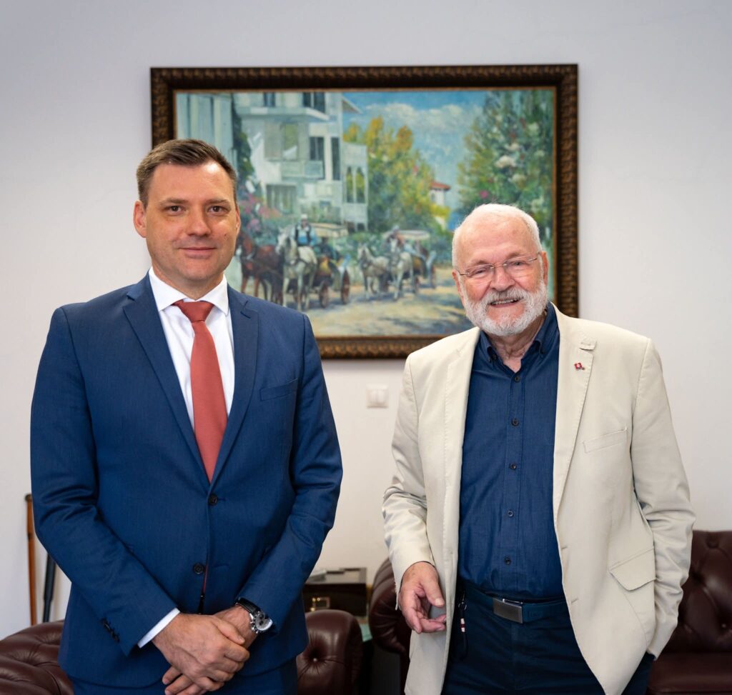 Slovensko sa pred 33 rokmi vydalo na cestu nezávislosti, pripomenul minister Taraba