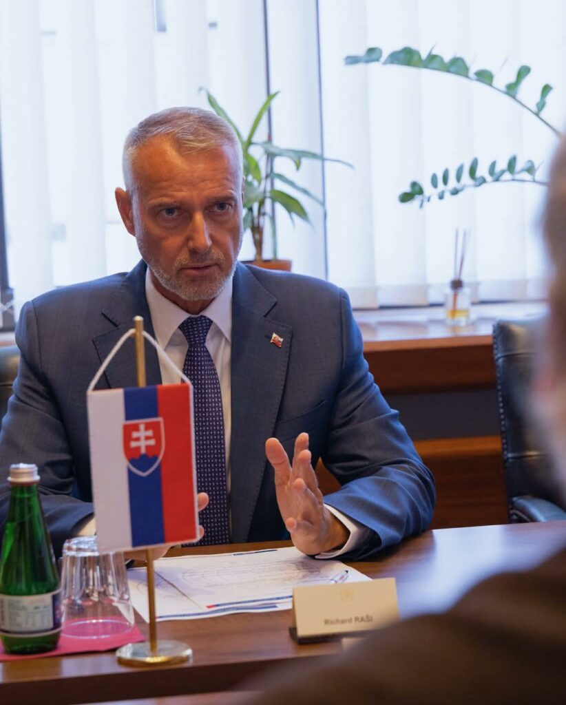 Richard Raši absolvoval konštruktívny rozhovor s mimovládnymi organizáciami