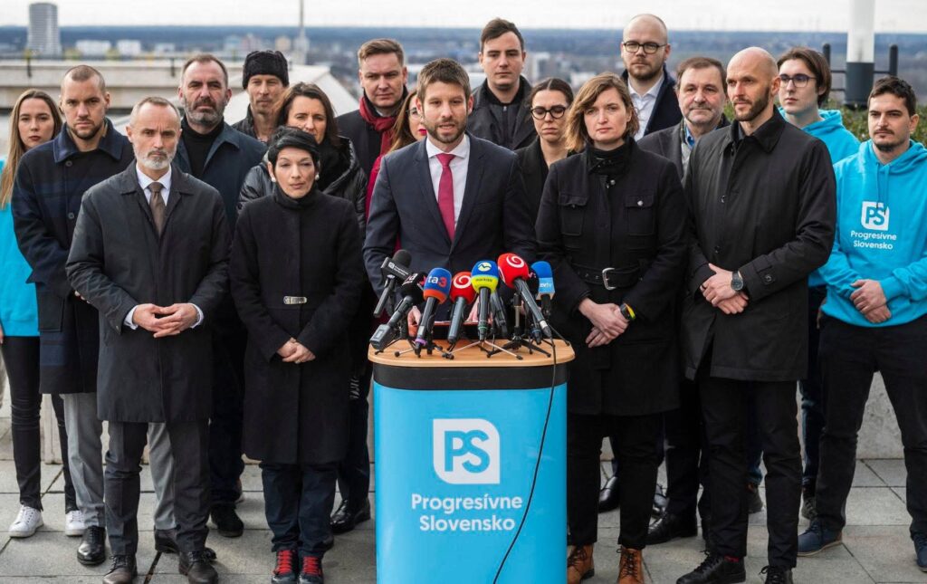 Gyimesi: Tiež sa čudujete, prečo je ešte stále prostoduchý Šimečka predsedom strany?