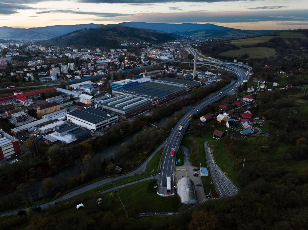 D3 sa stáva realitou, informoval minister dopravy Ráž