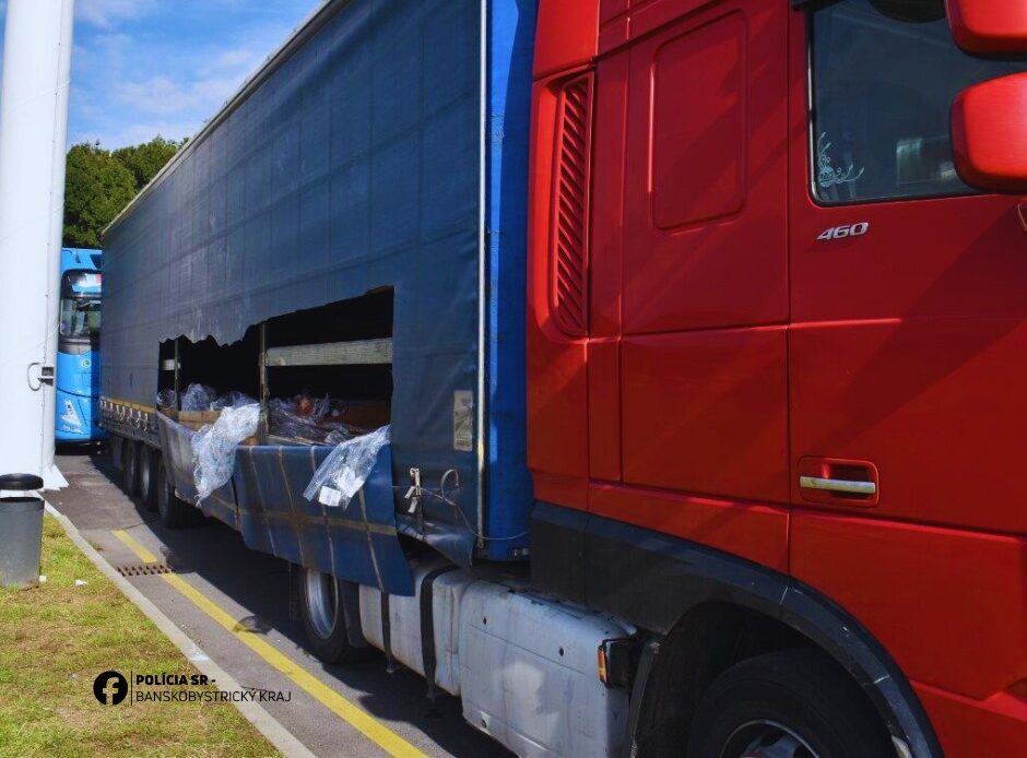 Stovky kávovarov z vykradnutého kamióna našla Polícia SR