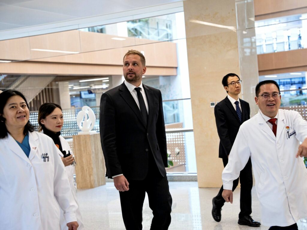 Minister Kamil Šaško v špičkovom zariadení na liečbu srdcovo-cievnych ochorení v Číne