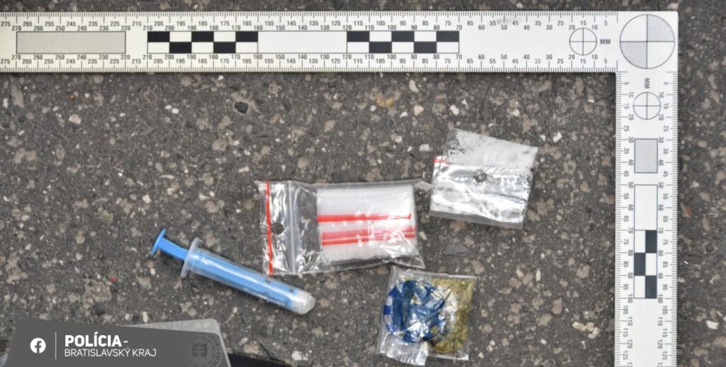 Polícia „vystavila stopku“ ďalšiemu dílerovi z bratislavskej Dúbravky