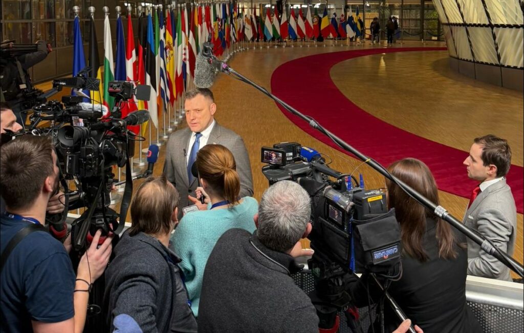 Slovensko v Bruseli presadilo, že nebude ručiť za financovanie pomoci Ukrajine