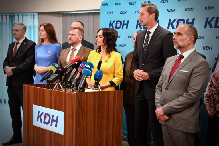 Od hodnôt k neviditeľnosti: Kríza identity dusí KDH